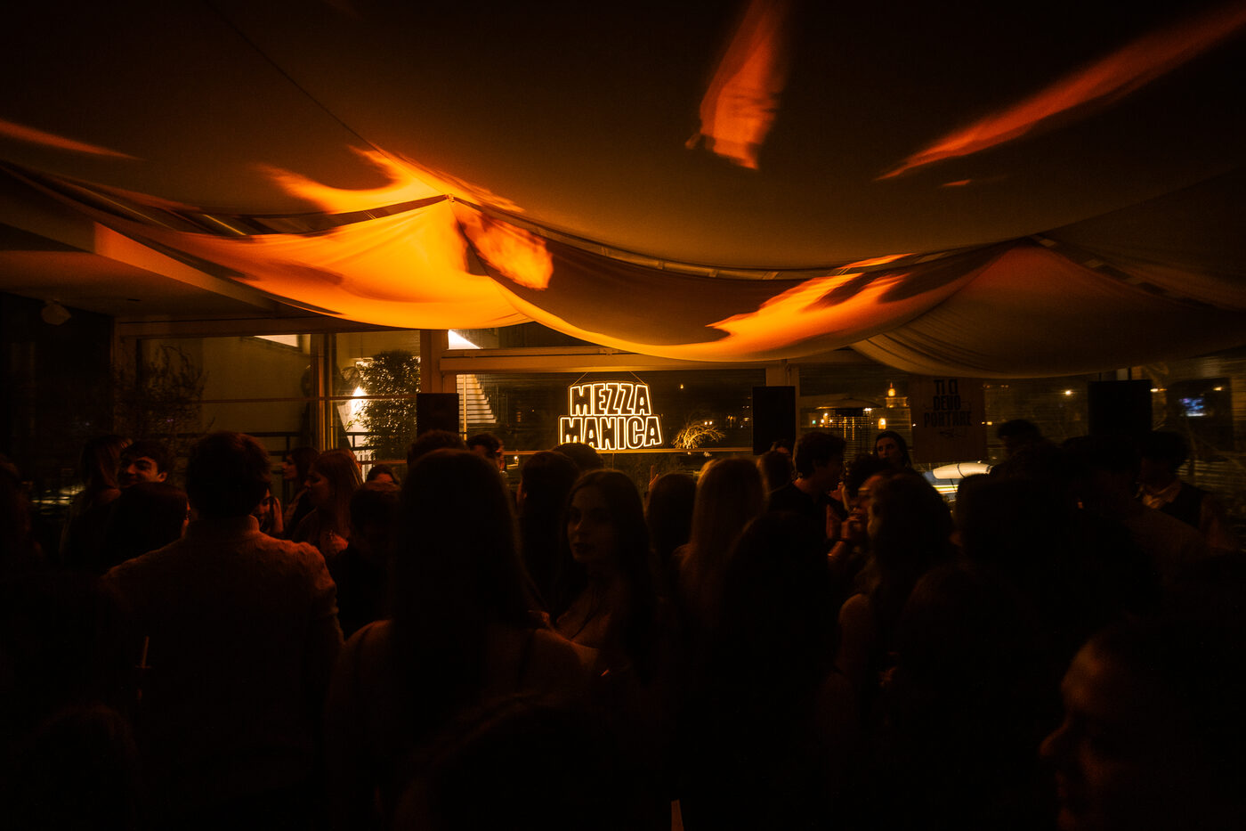 Mezza Manica, una serata